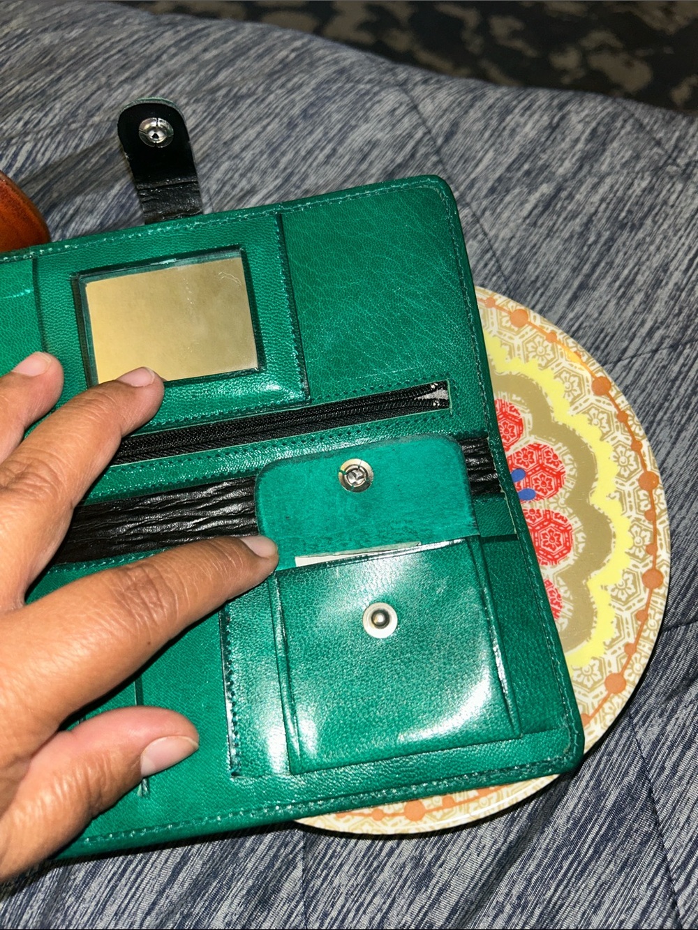 New green leather Hand-Painted Floral Green Wallet - Picture 9 of 16